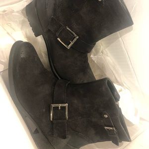 CLARKS Moto Boot size 8